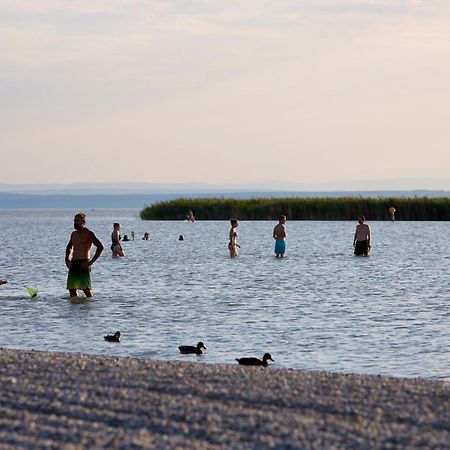 Seewirt & Haus Attila Podersdorf am See Exteriör bild